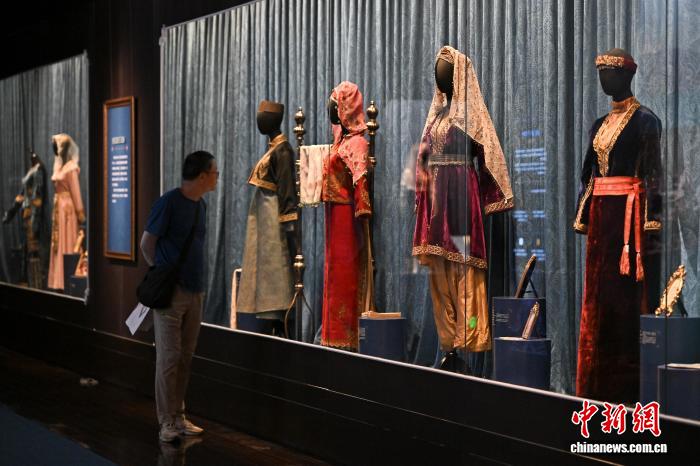爱游戏（中国）官方网站聚焦数字娱乐资讯与互动内容服务，涵盖热门内容推荐、平台动态、活动专区及专题报道等丰富栏目。网站界面 - aiyouxi