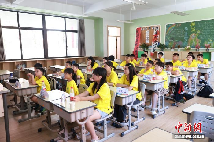 爱游戏（中国）官方网站聚焦数字娱乐资讯与互动内容服务，涵盖热门内容推荐、平台动态、活动专区及专题报道等丰富栏目。网站界面 - aiyouxi